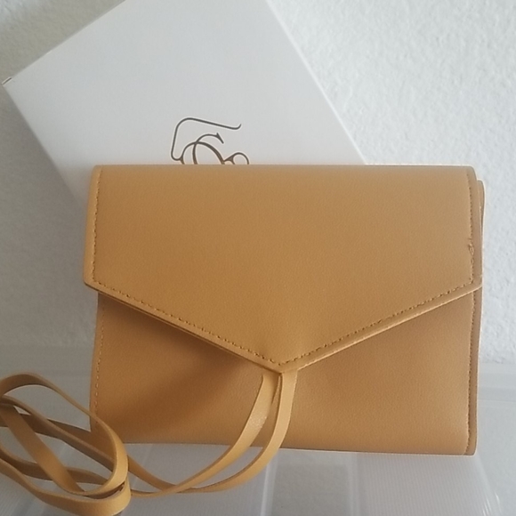 Glass Ladder & Co Tech Organizer - Picture 6 of 6